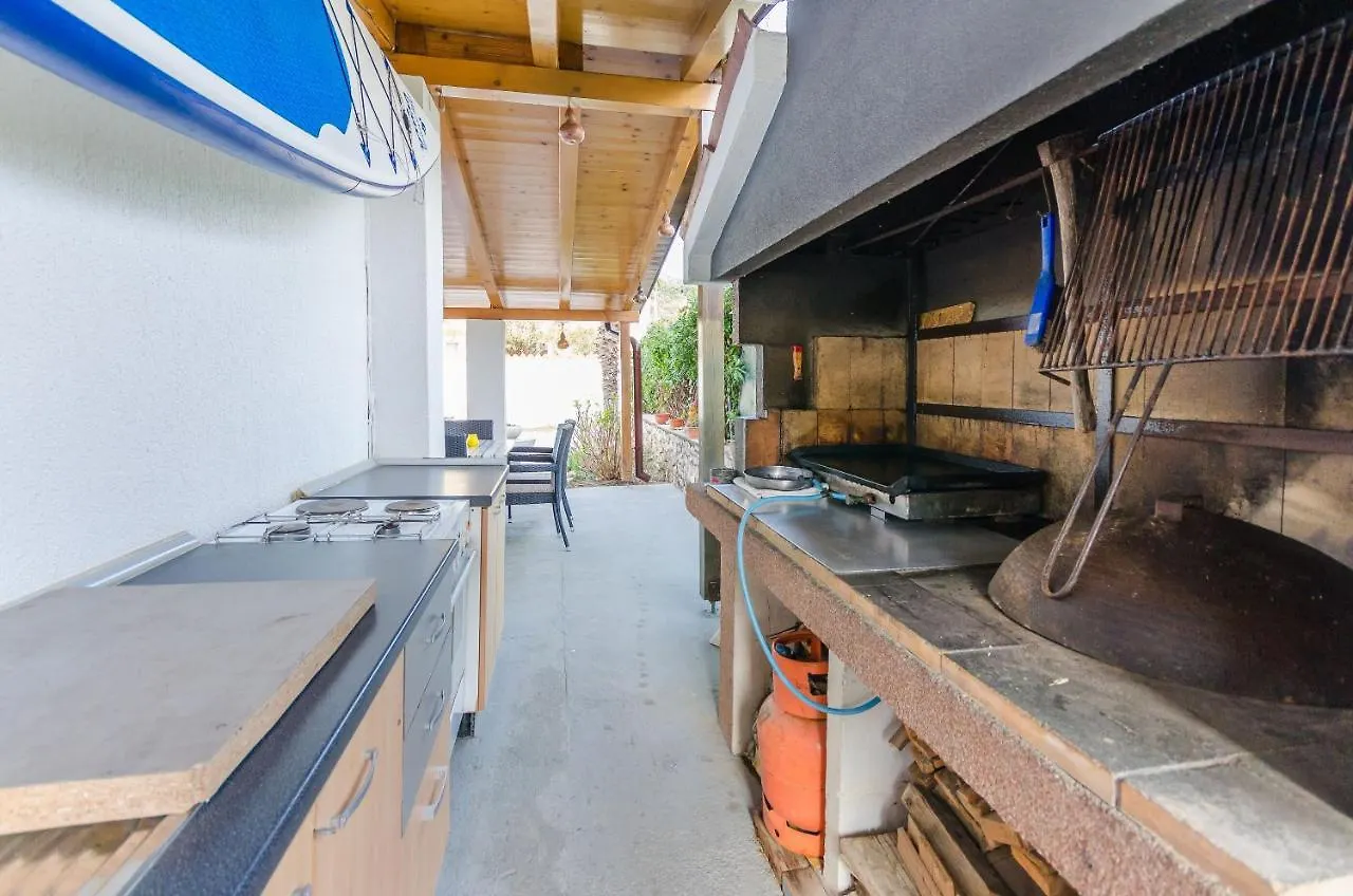 Apartments Nada Palit Croatia