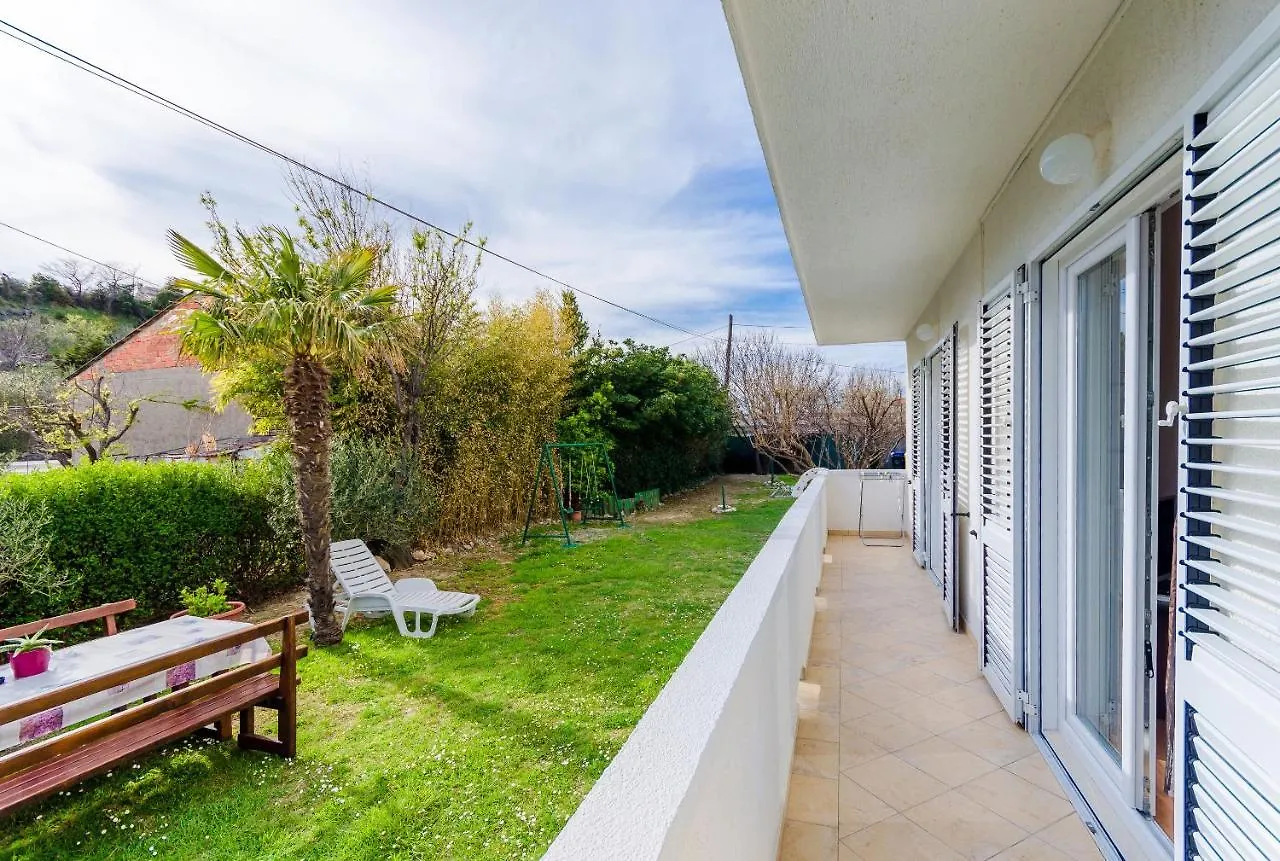 Apartments Nada Palit